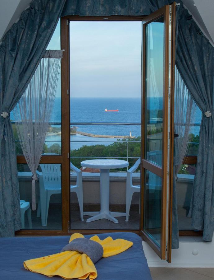 Black Sea Narcissus - Quiet Studio With Amazing Sea View Varna Exterior photo