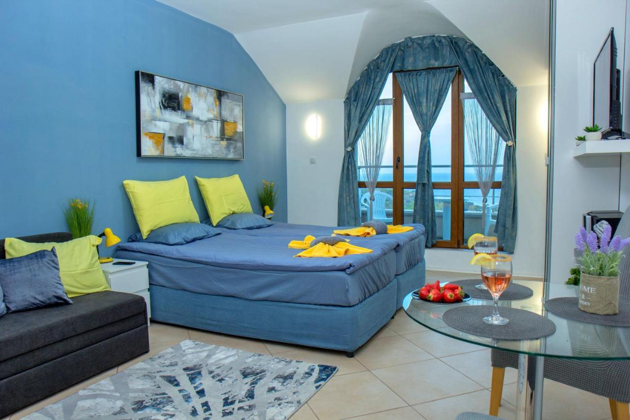 Black Sea Narcissus - Quiet Studio With Amazing Sea View Varna Exterior photo