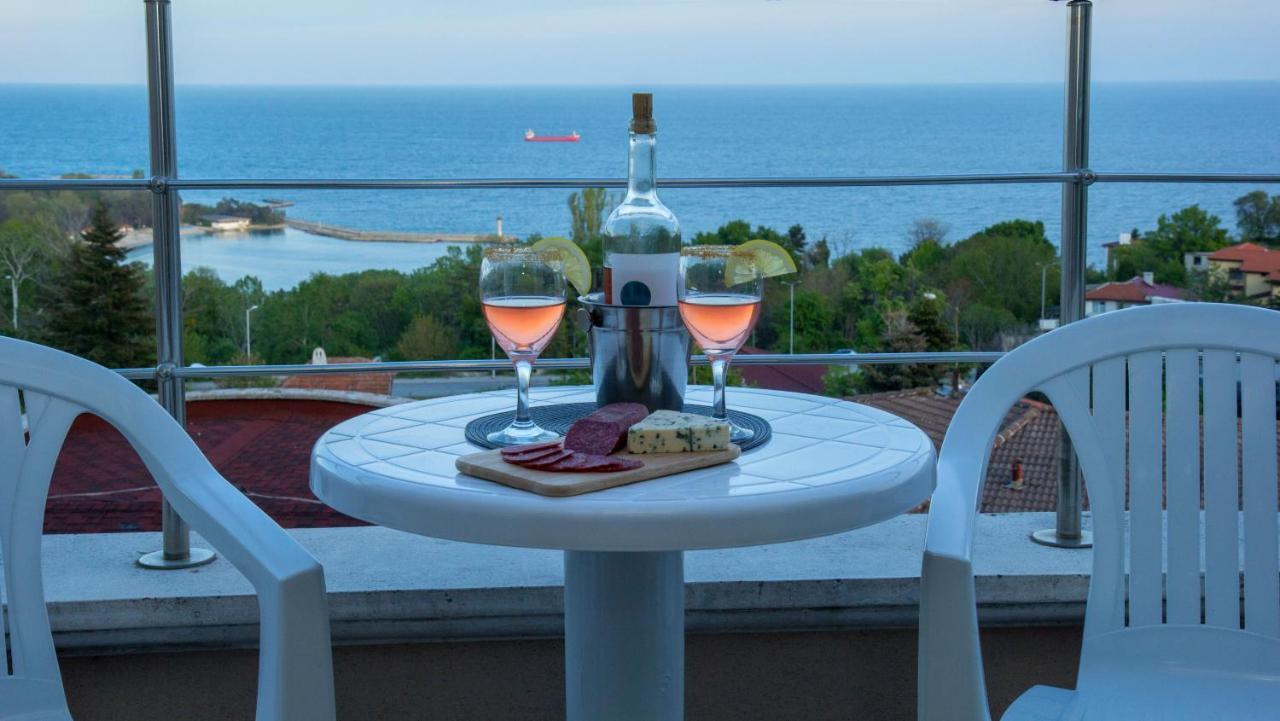 Black Sea Narcissus - Quiet Studio With Amazing Sea View Varna Exterior photo