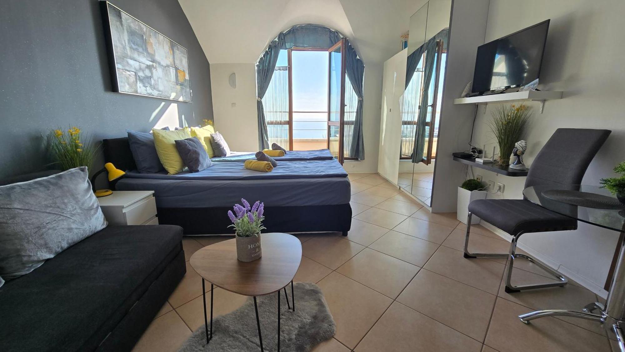 Black Sea Narcissus - Quiet Studio With Amazing Sea View Varna Exterior photo